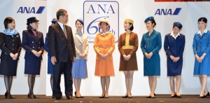 ANAの歴代制服を着た客室乗務員と伊東社長＝12月1日 PHOTO: Tadayuki YOSHIKAWA/Aviation Wire