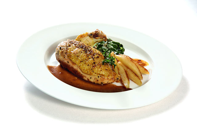 ビーフテンダーロインのグリル、ジュ・ソース仕立て（同社提供）