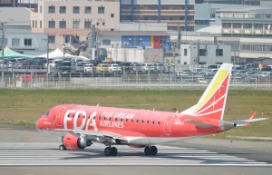FDAのE170＝13年5月 PHOTO: Tadayuki YOSHIKAWA/Aviation Wire