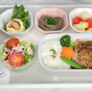 JAL、秋田・いぶりがっこを機内食に　県産品の輸出拡大へ、海外発で提供