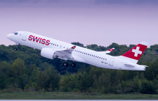 スイス国際航空、CS300初号機受領