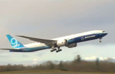 777Xが初飛行　2度の延期経て離陸