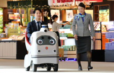 ANAとZMP、成田空港で自動運転モビリティの実証実験