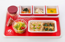JAL、国際線エコノミー機内食リニューアル　食品ロス削減などテーマ