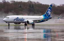 アラスカ航空、737-8初号機受領　NY直行便就航可に