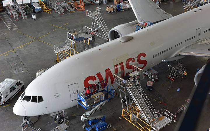 スイス、777全機に“サメ肌”フィルム　空気抵抗減で燃費改善