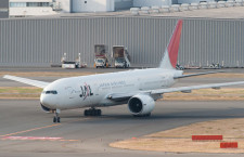 機体後部接触する角度で滑走　JA701J羽田尻もち事故