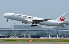 JALのソウル便、金浦空港へ降下中に客室乗務員けが
