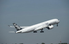 エアバス、A350の5号機初飛行　全試験機揃う