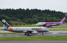 成田空港、関空便の着陸料33％引き　首都圏への送客強化