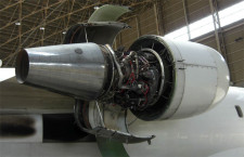 ジェイエアCRJ200のエンジン火災、ナットから燃料漏れ　運輸安全委