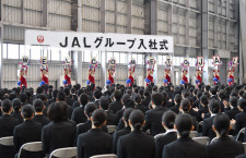 植木社長「新しいことに挑戦する勇気を」JAL、15年度入社式