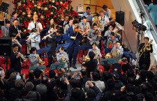 JALとANA、羽田でクリスマスコンサート　相互のターミナルで