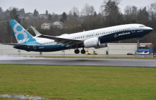 ボーイング、737MAX納入好調もエアバス下回る＝22年実績