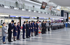 仙台空港、東日本大震災5年で黙祷　スカイマーク跡地はエアアジアのカウンター