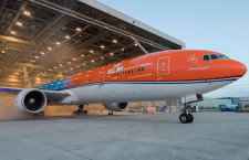 KLM、オレンジ色の特別塗装機が成田へ　22日朝に初飛来