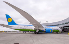 ウズベキスタン航空、787-8初号機受領　独立記念日に到着