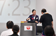 JAL、成田空港の接客No.1に2年目尾野さん　地上係員の全国大会進出