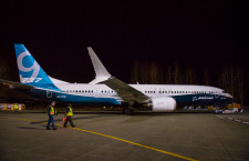 ボーイング、737 MAX 9をロールアウト　18年納入開始