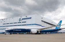 ボーイング、787の在庫100機　年内納入目指す