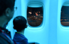 JAL、福岡空港で夜の飛行機見学　地元小学生向け”ナイトサファリ”
