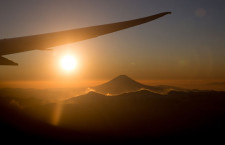 ANA、富士山近くで初日の出フライト　高度1万3000フィート