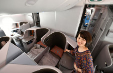 隣り合うベッドになる中央席　写真特集・シンガポール航空787-10 日本初公開（ビジネスクラス編）