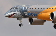 E190-E2、伊丹初飛来へ　MRJのライバル、空の日イベント参加