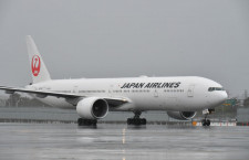 JAL、4-5月サーチャージ引き下げ　欧米往復7.3万円、ハワイ4.7万円に