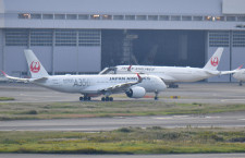 JALのA350、初の通常塗装4号機羽田到着