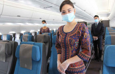 シンガポール航空、機内で”非接触”推進　乗客にマスク入り衛生キットも配布
