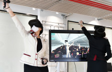 JAL、VRでCA訓練　最大4人参加、満席も再現