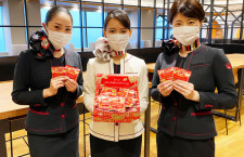 JALのCA、バレンタインでチョコ配布　国内線と日本発国際線