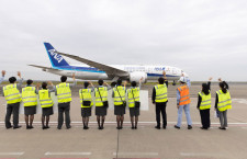 ANA、787就航10周年で羽田遊覧チャーター　3/26に機体見学会付き