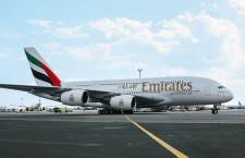 エミレーツ航空、A380リサイクル開始　初号機のバーカウンター、家具に作り変え