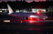 金の鶴丸JAL 787、40日間で運航終了　通常塗装に