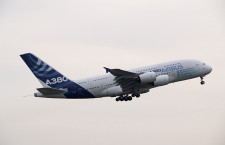 A380、代替燃料「SAF」100％で初飛行　使用済み食用油原料
