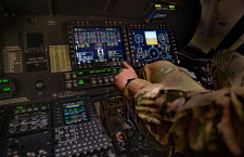 UH-60V、全天候下で飛行可能に　米陸軍からIFR耐空性認証