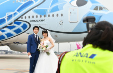ANA、A380で結婚写真　グループ社員が企画、再開前に“休眠機”活用