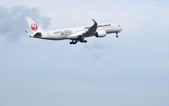 JALのA350、札幌行きJL521便が無線機故障　ライトガンで着陸許可