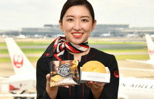 JAL、トレー使わない新機内食　紙袋でCO2削減、羽田－ソウルでドーナツサンド