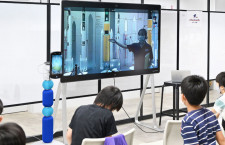 ANA系avatarinとJAXA、東京から種子島宇宙科学技術館をリモート見学　小学生が遠隔操作ロボ操作