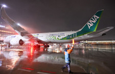 ANA、緑の787「グリーンジェット」国際線就航　2号機は11月から国内線