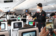JAL、日本初CO2実質ゼロのフライト　SAF搭載A350で羽田から沖縄へ