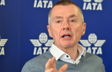 IATA事務総長、マスク着用「必要ないと思う」　機内だけは「意味ない」