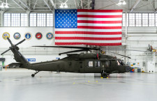 シコルスキー、5000機目のホーク納入　米陸軍にUH-60M「ブラックホーク」