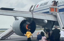 緊急脱出の中国国際航空CA403便、着陸後10分でエンジン消火