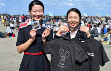 小松は「歌舞伎のまち」JAL、航空祭で地上係員がPR