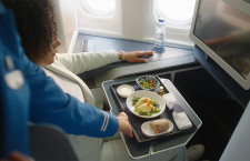 KLM、機内食ロスAIで削減　出発20分前まで予測、余剰減へ