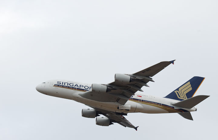 シンガポール航空、関空にA380特別便 初便満席